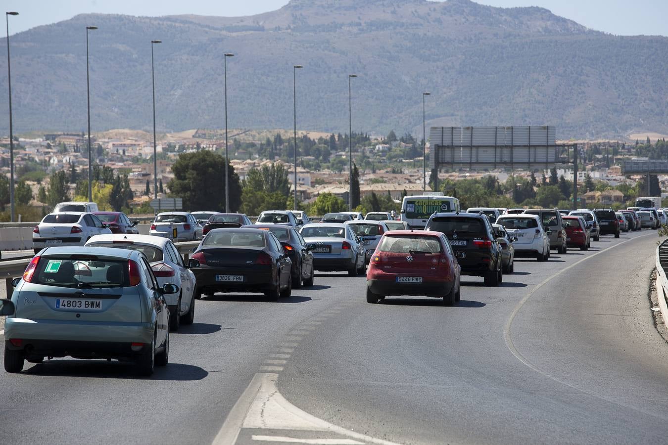Atascos hacia la Costa en el inicio de las vacaciones de agosto