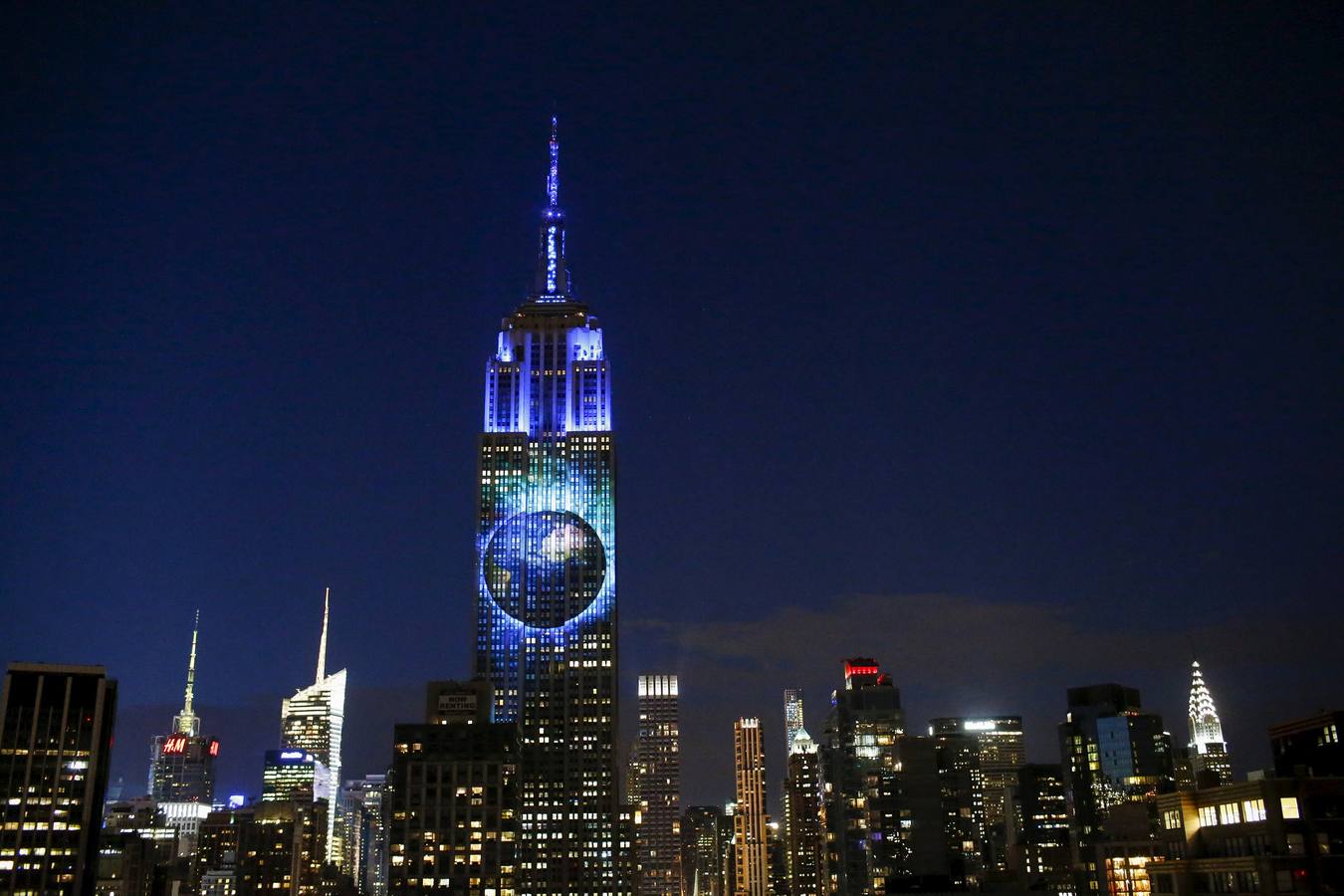 El Empire State brilla proyectando imágenes de animales en peligro de extinción