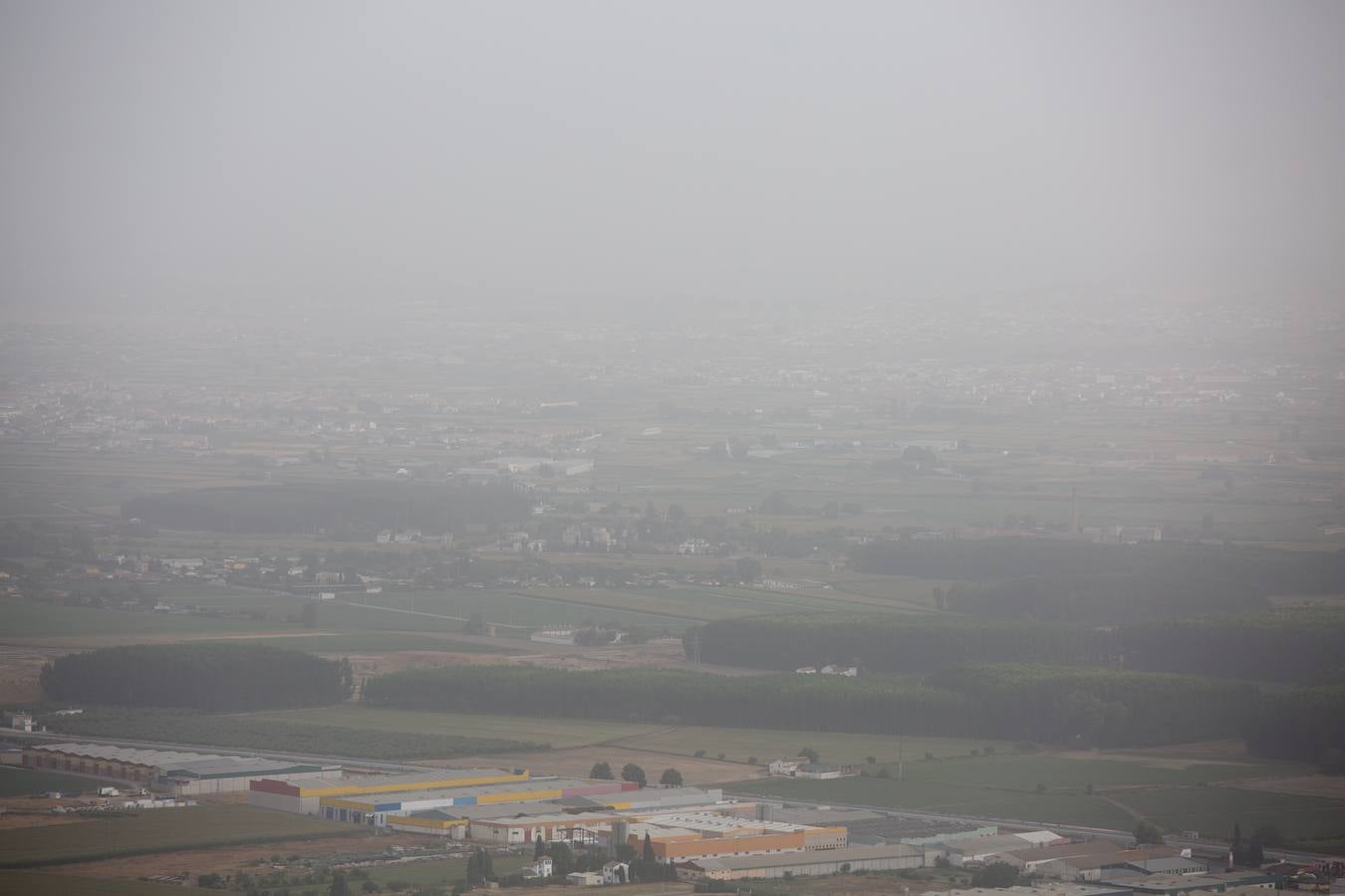 Vista de Granada con el polvo en suspensión