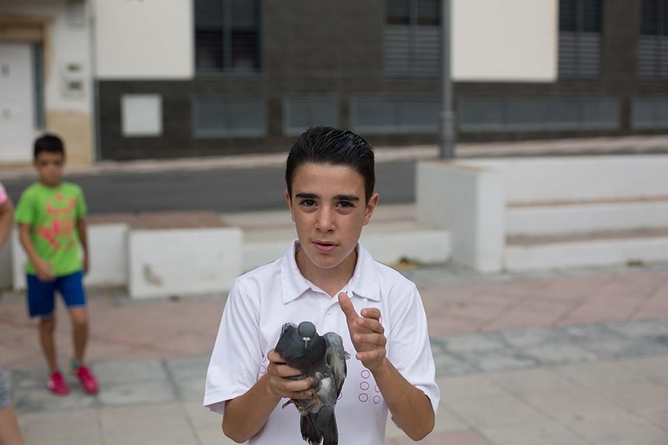 Miguel Ángel y su paloma.