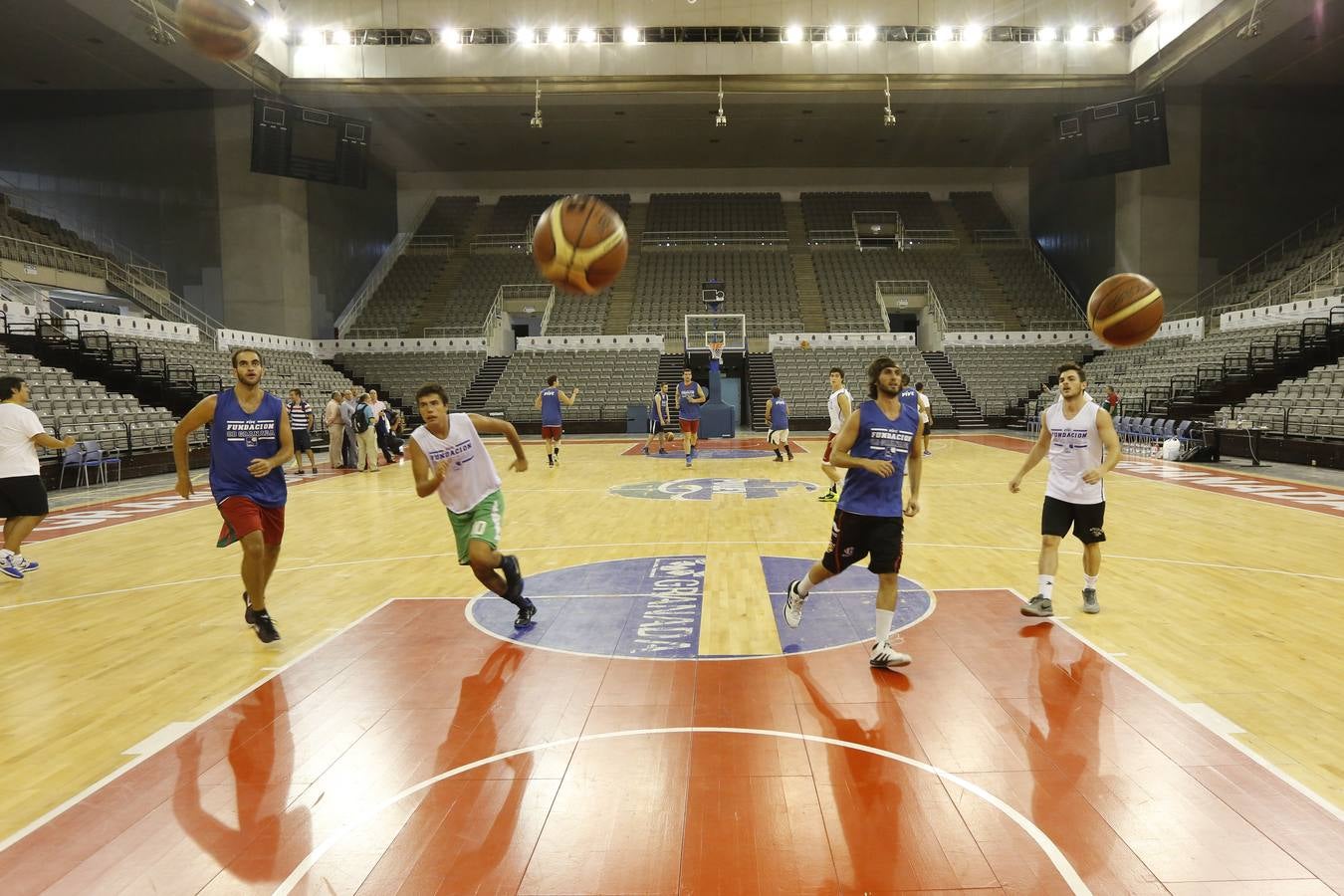 El balón ya bota en el Palacio