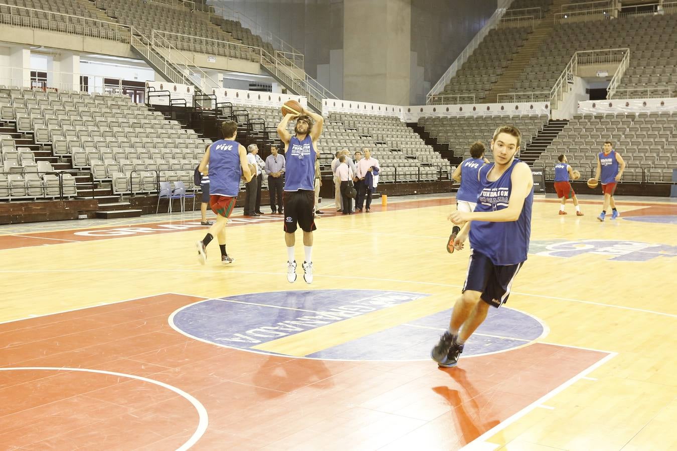 El balón ya bota en el Palacio