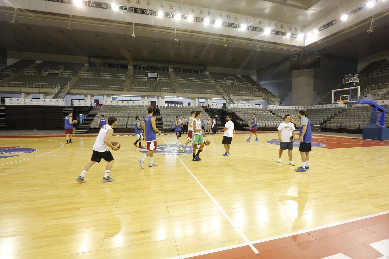 El balón ya bota en el Palacio