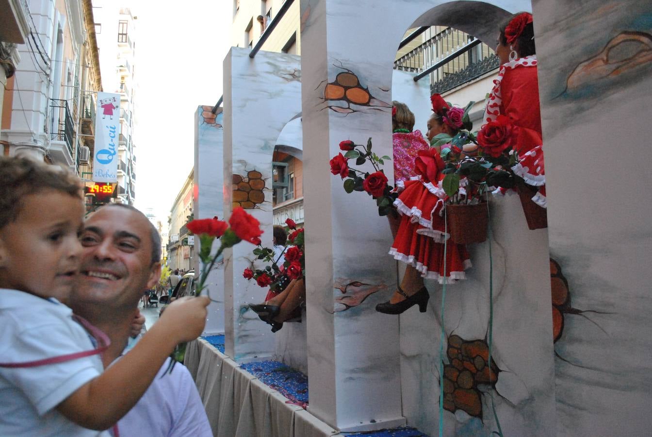 La Batalla de Flores recorre el centro con más confeti que claveles