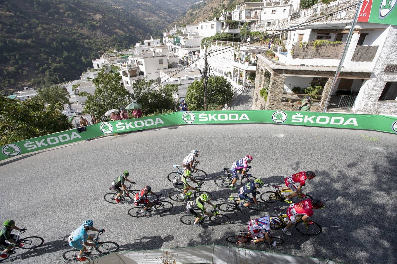 La Vuelta se recrea en la Alpujarra