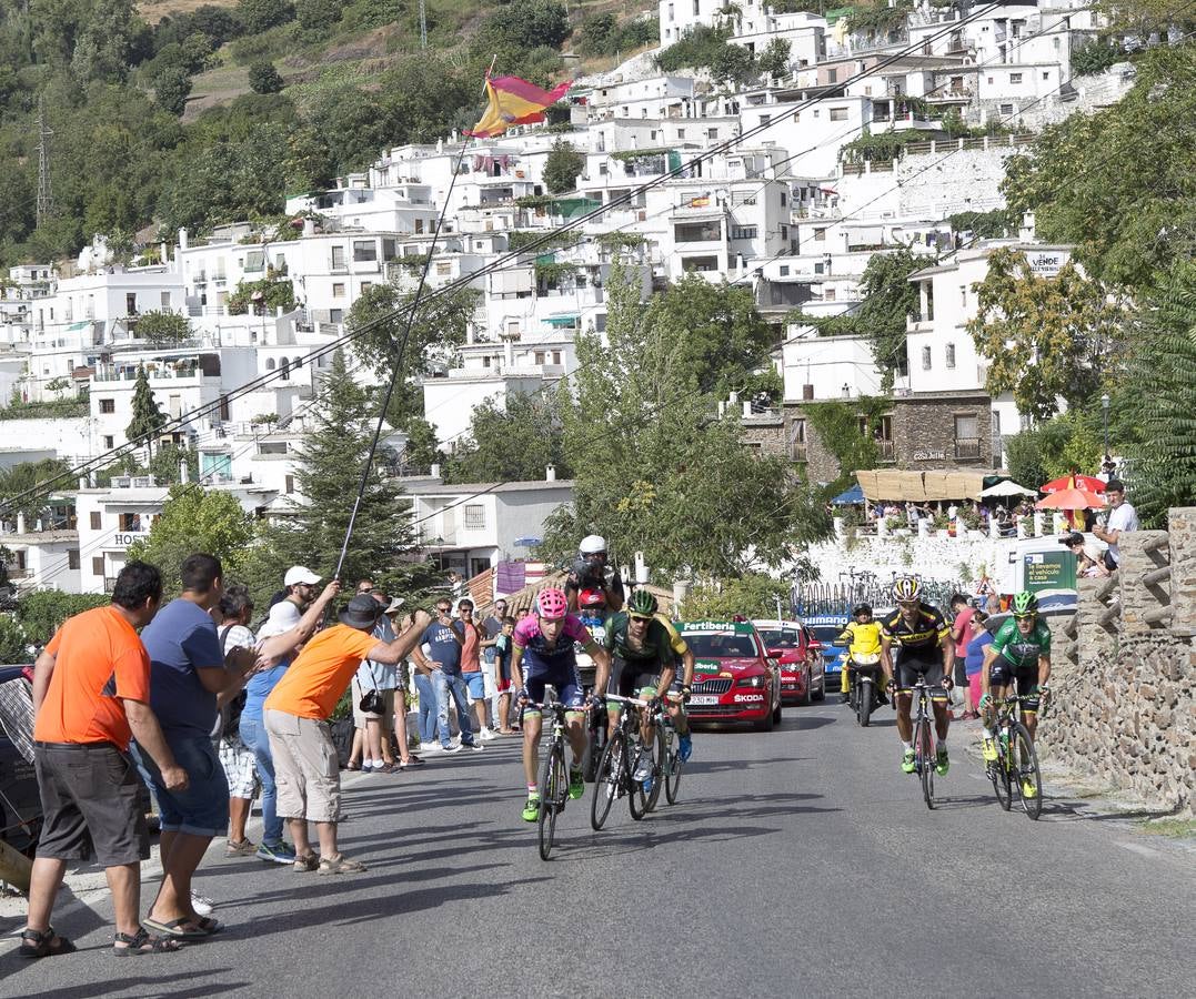 La Vuelta se recrea en la Alpujarra