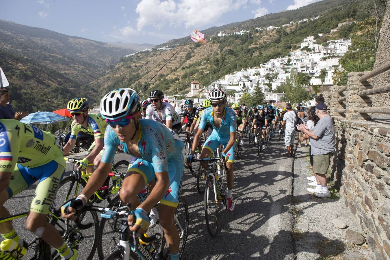 La Vuelta se recrea en la Alpujarra