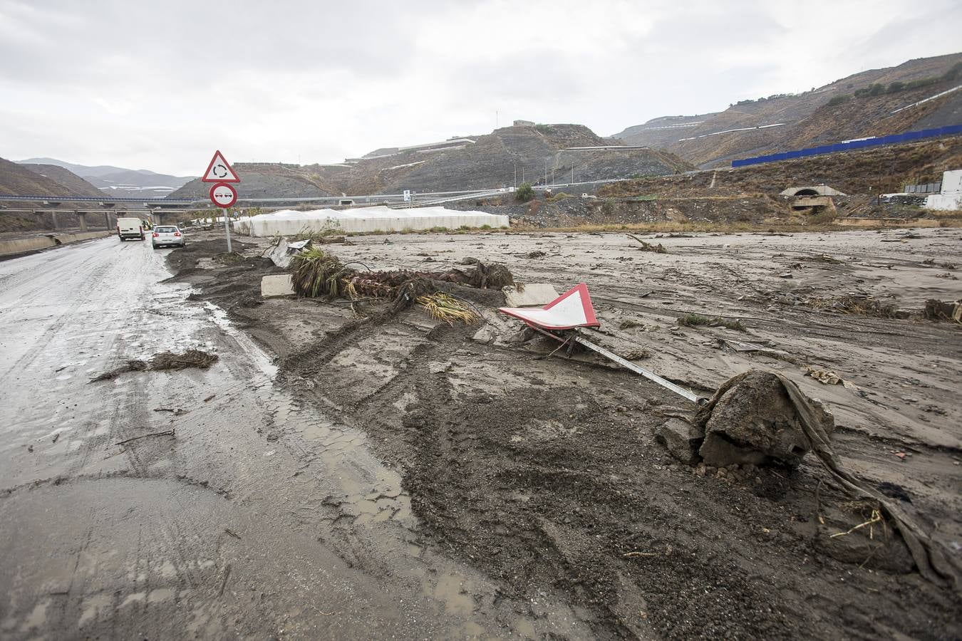 Los invernaderos de Albuñol quedan anegados por la lluvia