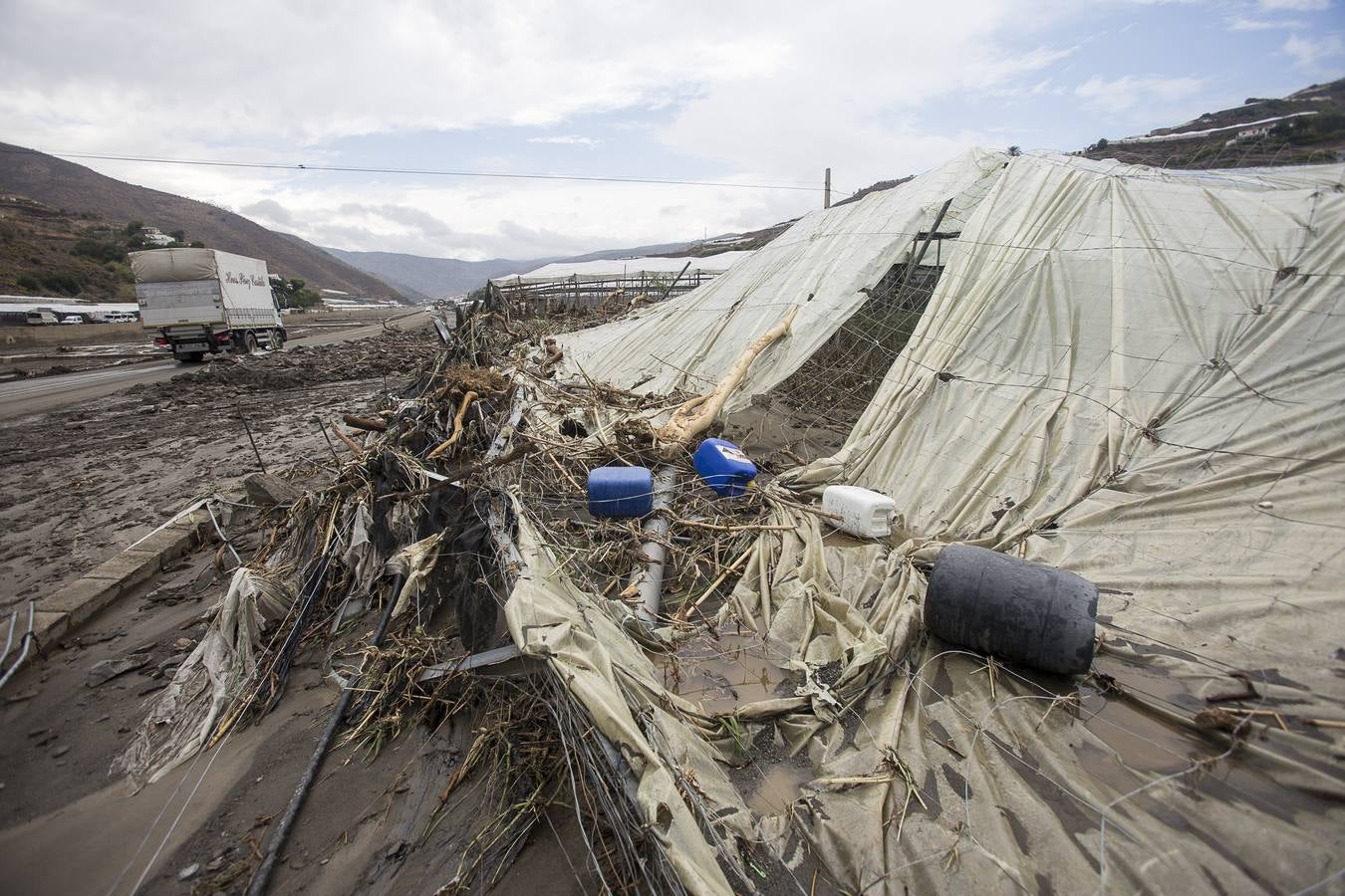 Los invernaderos de Albuñol quedan anegados por la lluvia