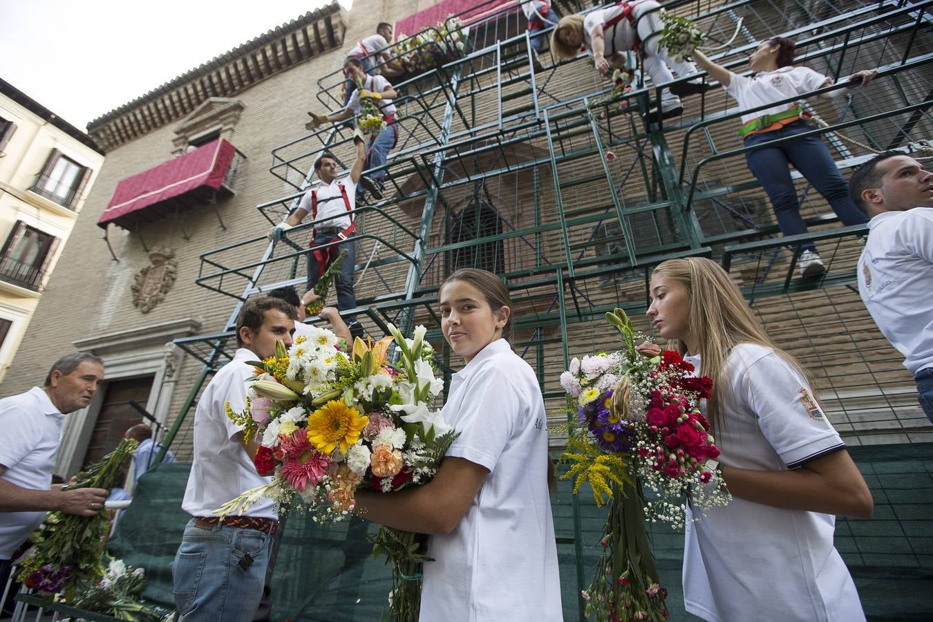 Ofrenda floral a la Virgen de las Angustias