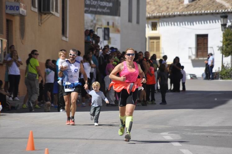 Larrocha y Esther Sánchez ganan la Sagra Sky Race