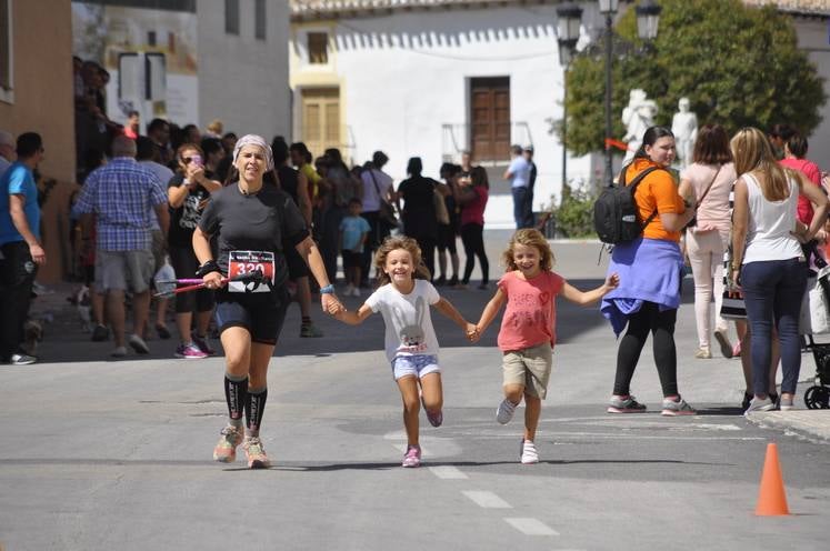 Larrocha y Esther Sánchez ganan la Sagra Sky Race