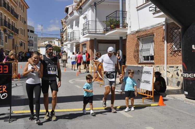 Larrocha y Esther Sánchez ganan la Sagra Sky Race