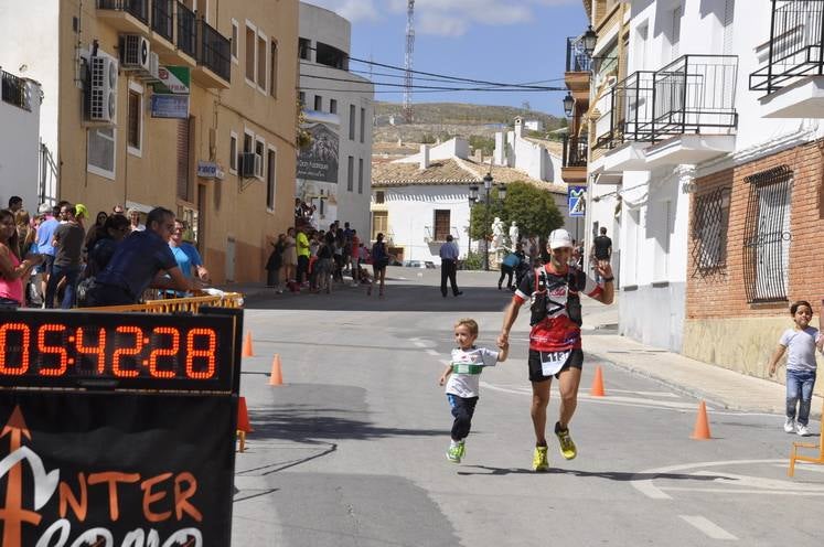 Larrocha y Esther Sánchez ganan la Sagra Sky Race