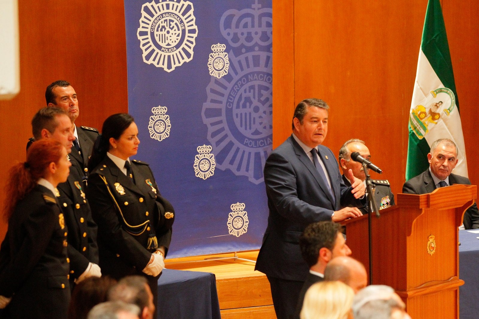 Patrón de la Policía Nacional (1)