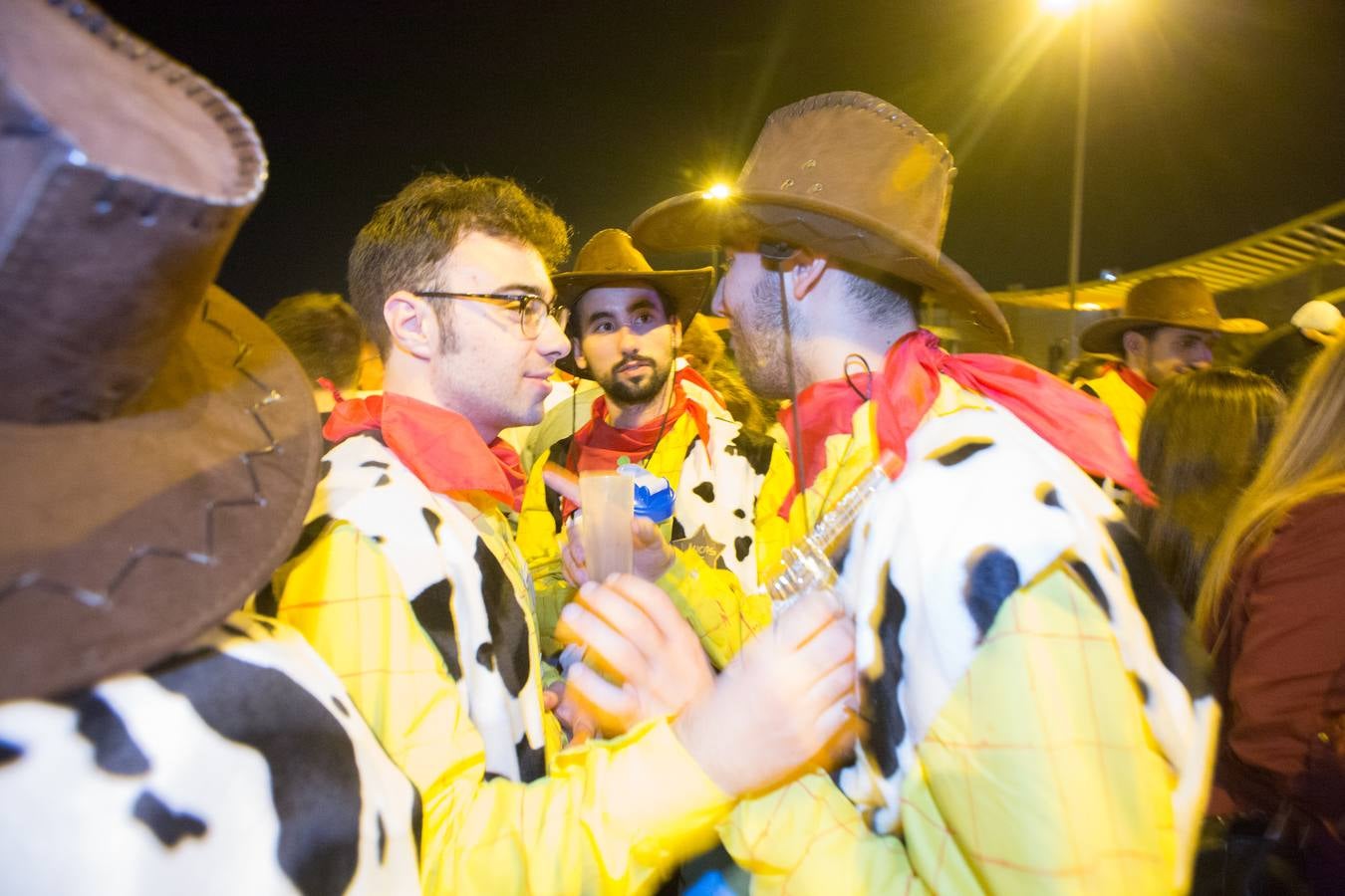 Más de tres mil personas en el botellódromo