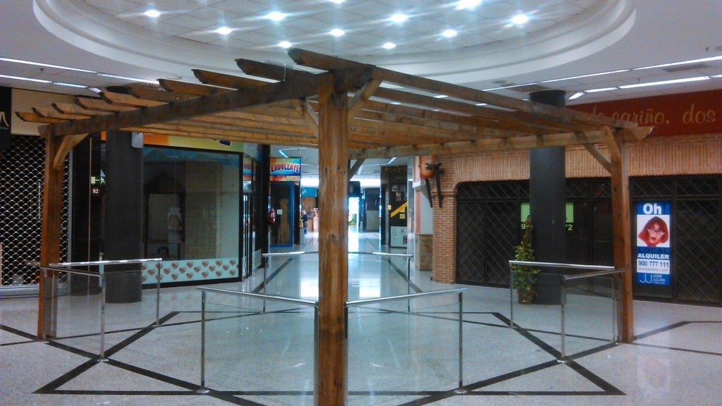 Un centro comercial pendiente de su futuro