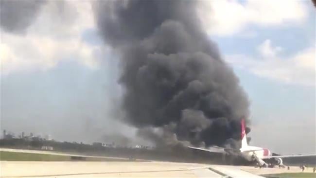 Un avión se incendia cuando iba a despegar de un aeropuerto de Miami