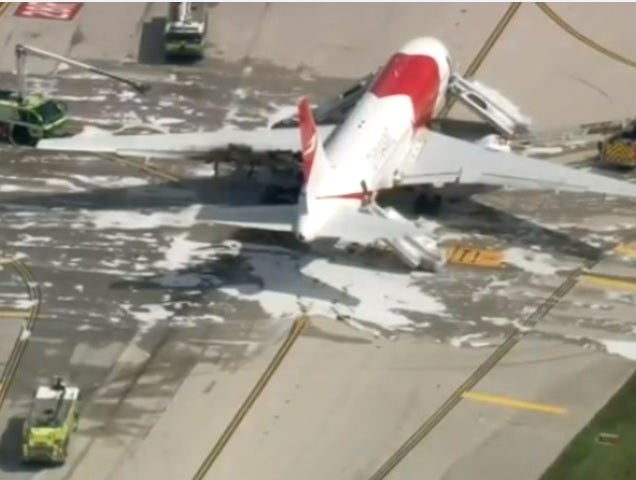 Un avión se incendia cuando iba a despegar de un aeropuerto de Miami