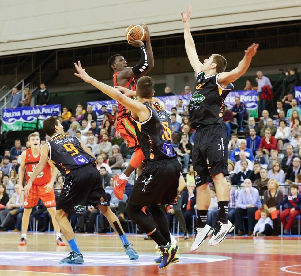 La agonía devuelve el liderato