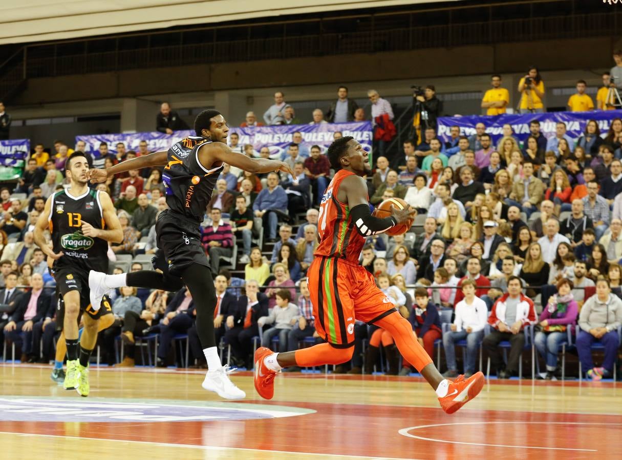 La agonía devuelve el liderato