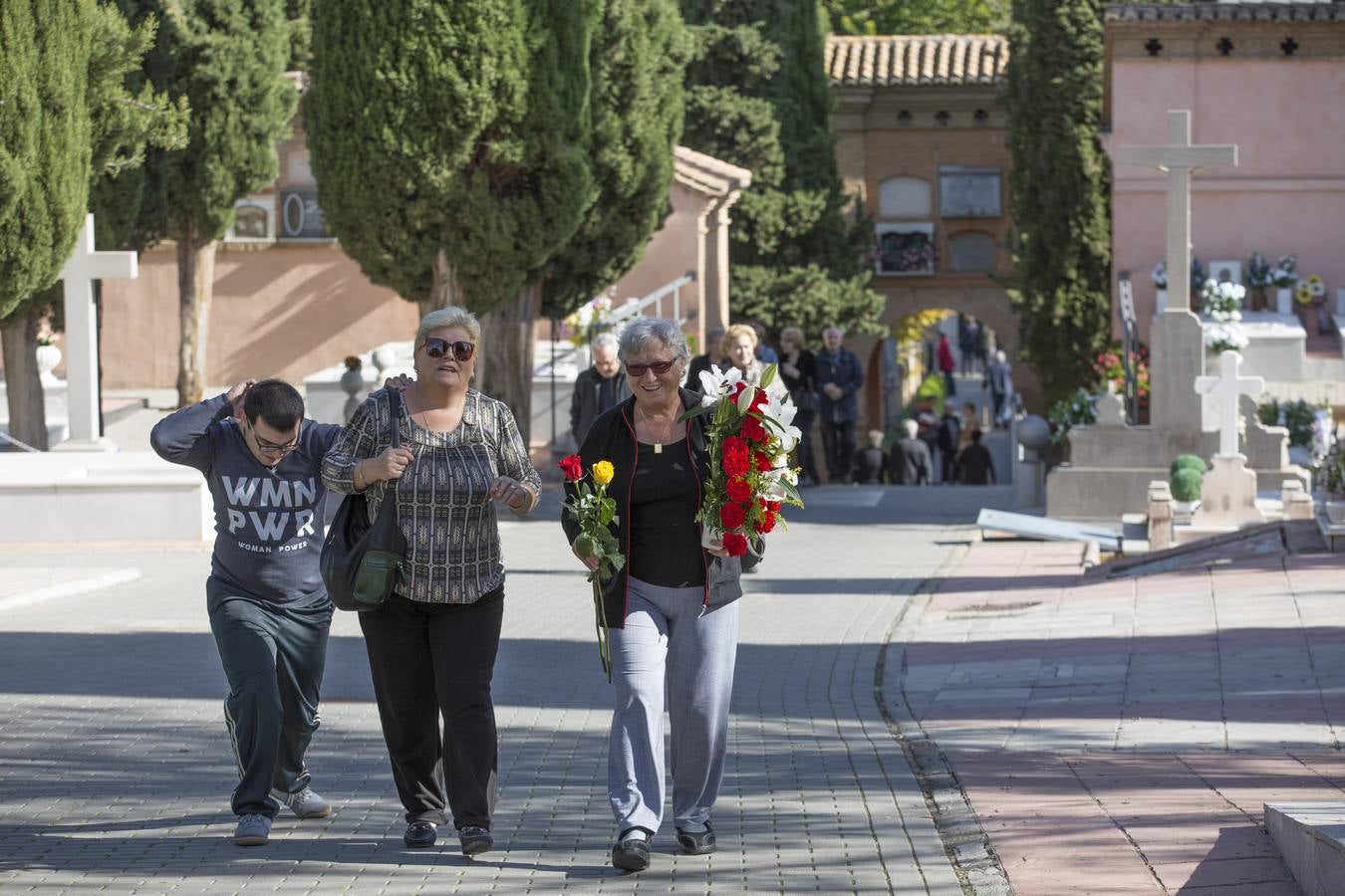 Todas las músicas en el cementerio