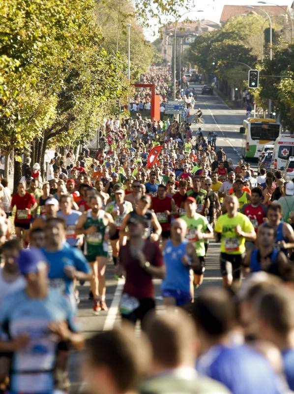 Las imágenes de la dura el medio maratón Behobia-San Sebasti