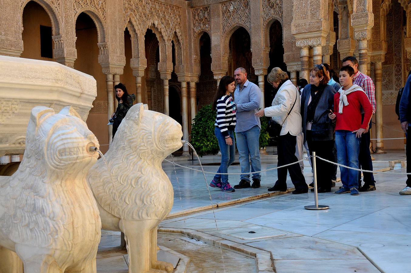 Granada &#039;llena&#039; los monumentos en el Día del Patrimonio