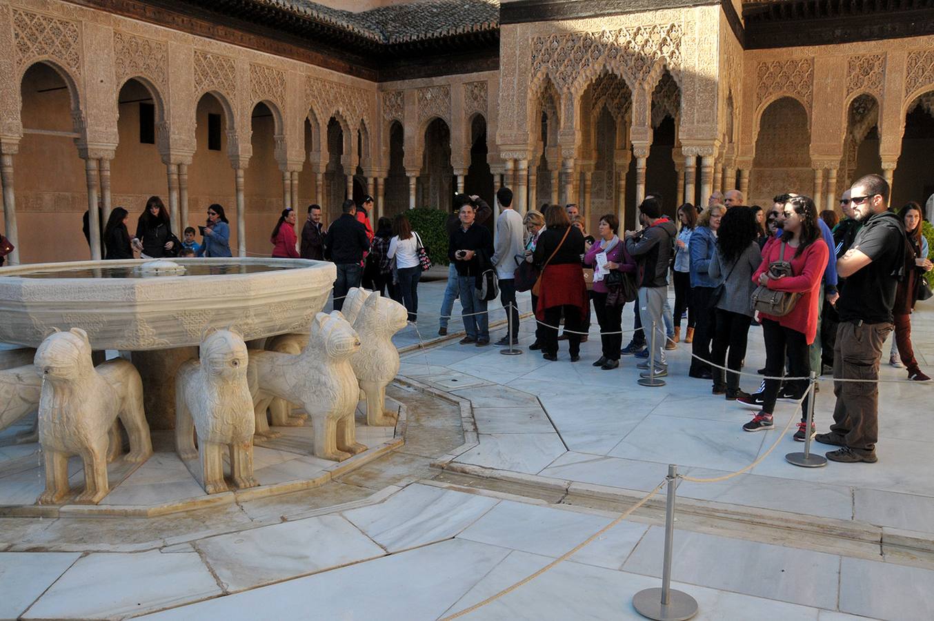 Granada &#039;llena&#039; los monumentos en el Día del Patrimonio