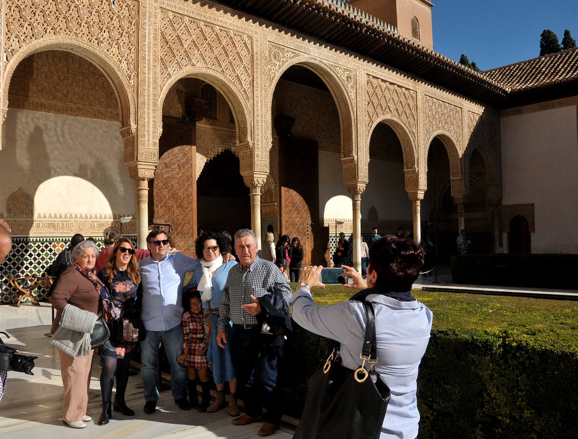 Granada &#039;llena&#039; los monumentos en el Día del Patrimonio