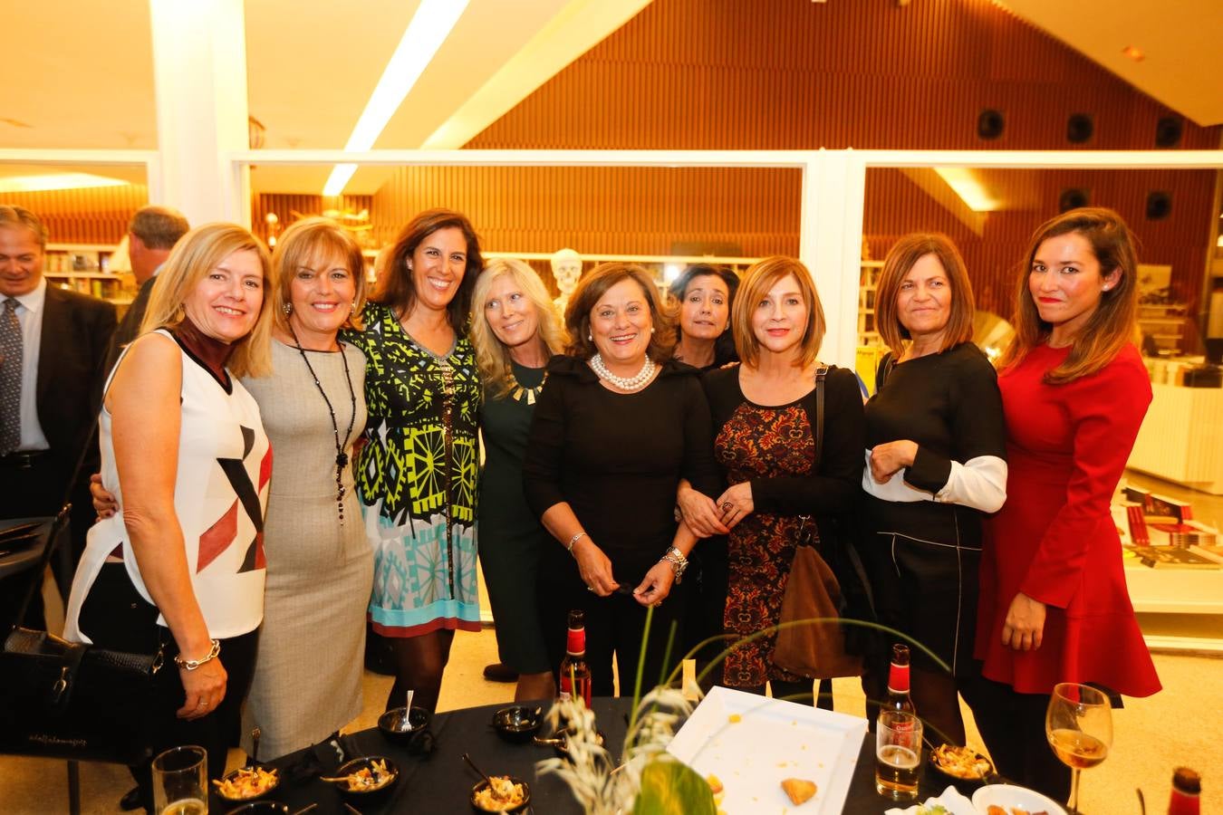 M. J. Hermoso, Estrella Molina, Maribel Molina, Belén, Pirula Aguilar, Mª Carmen Galera, Esperanza González, Rosa Fernández y Carmen P.