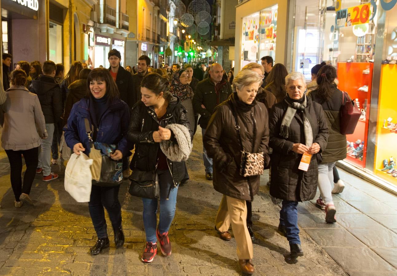 Granada se viste de negro
