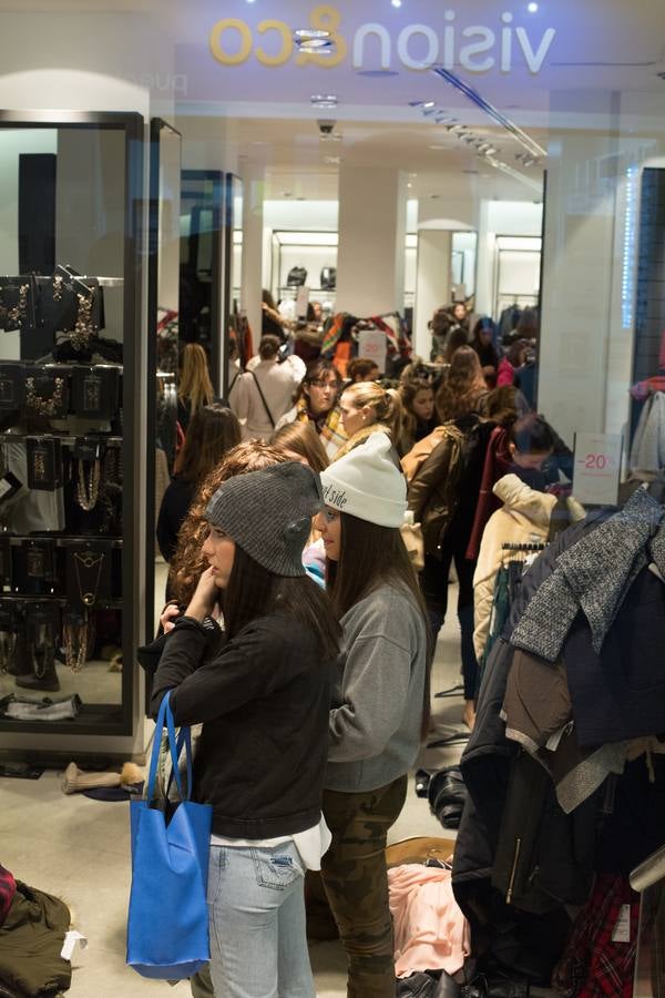 Granada se viste de negro