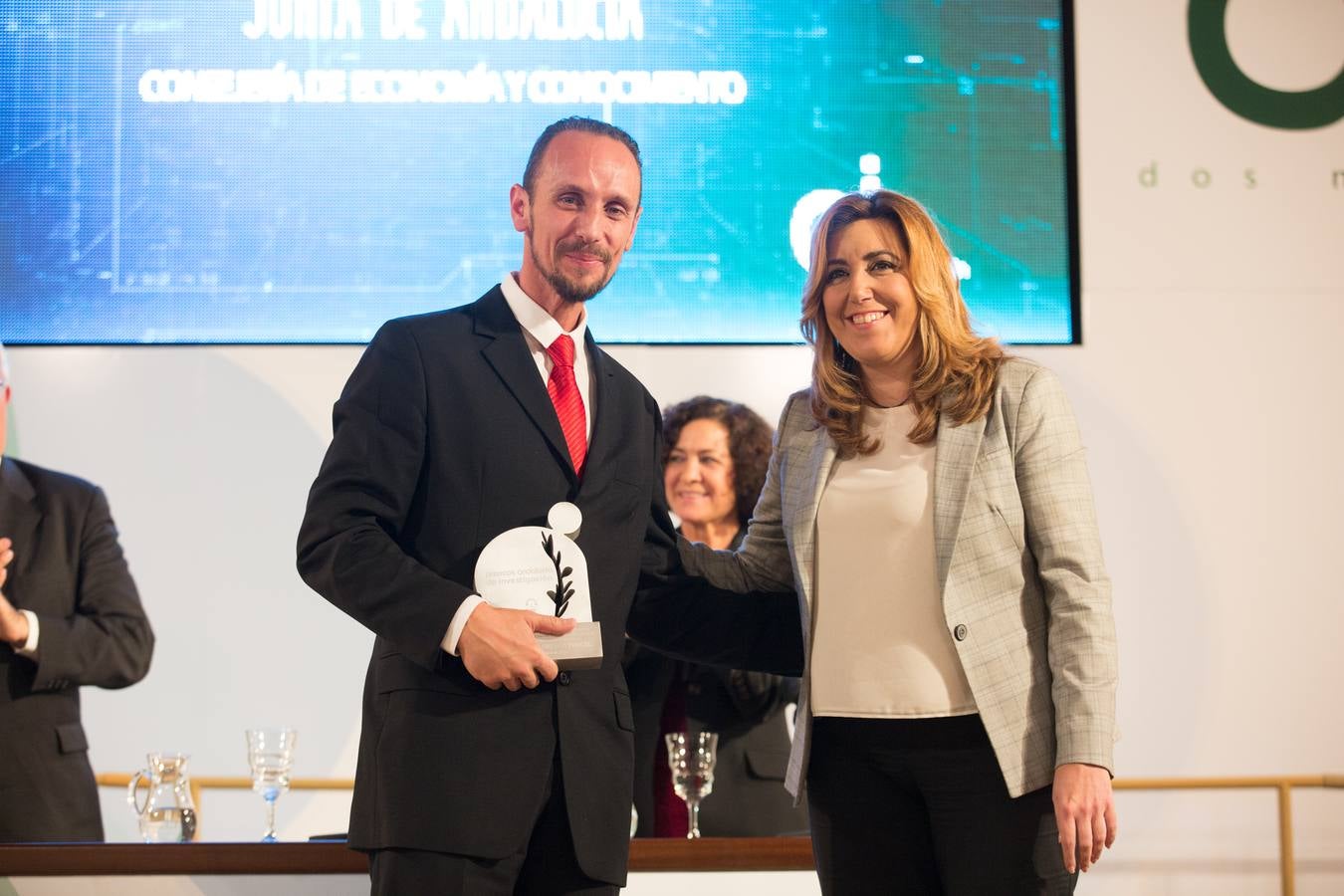 La presidenta de la Junta entrega los Premios Andalucía de Investigación que reconocen el fomento de la labor científica