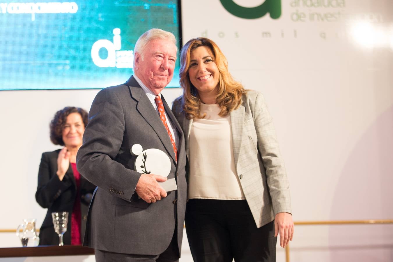 La presidenta de la Junta entrega los Premios Andalucía de Investigación que reconocen el fomento de la labor científica
