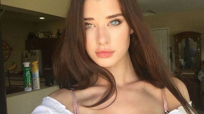 Las fotos hot de Sarah McDaniel, la modelo con los ojos bicolor