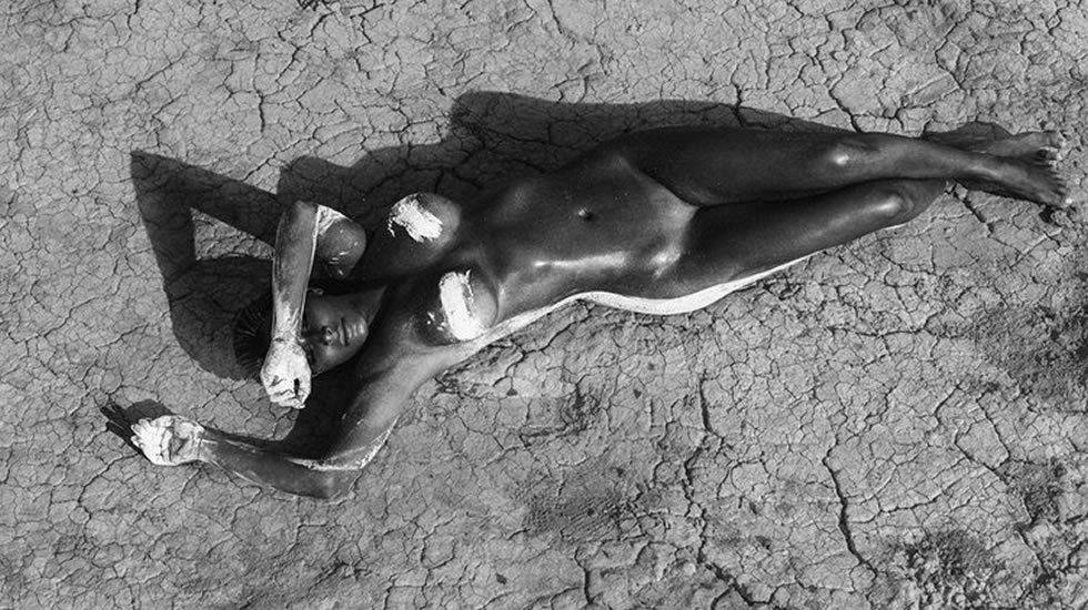 Las fotos de Kim Kardashian desnuda en el desierto