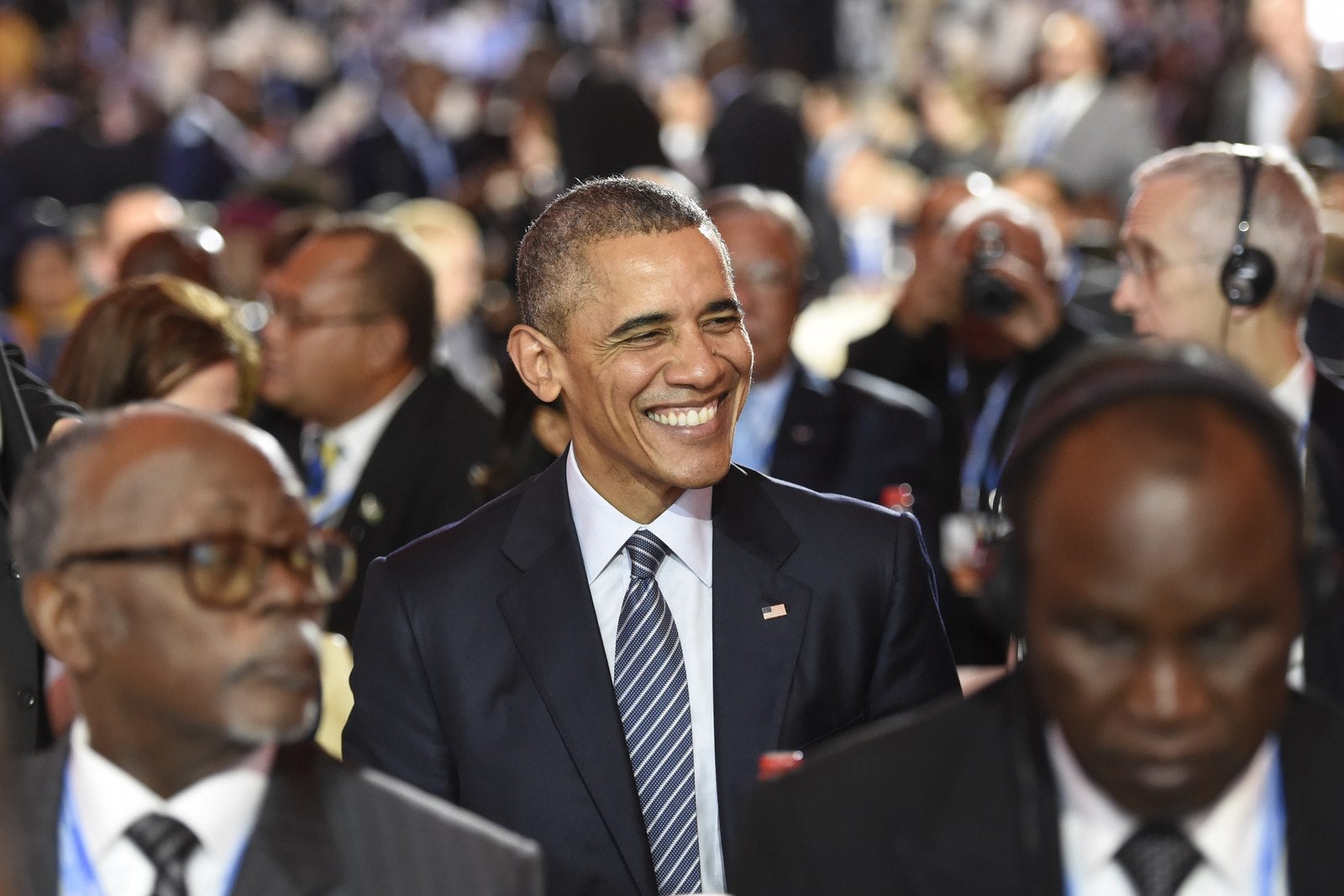 Barack Obama sonríe durante la sesión inaugural de la conferencia COP 21 de las Naciones Unidas sobre el cambio climático.