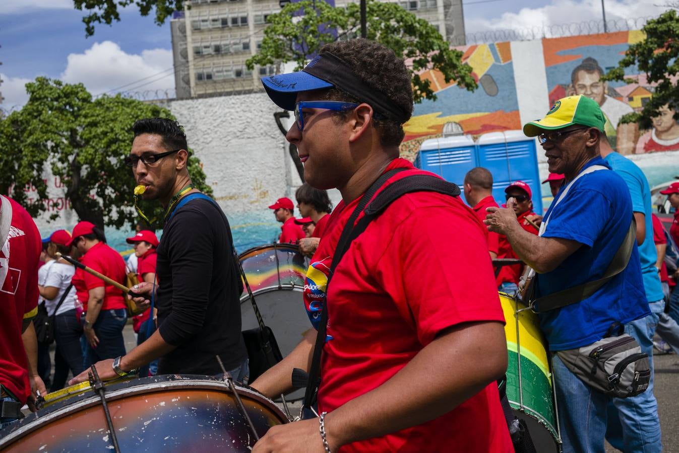 Seguidores chavistas durante el cierre de campaña electoral en Venezuela.