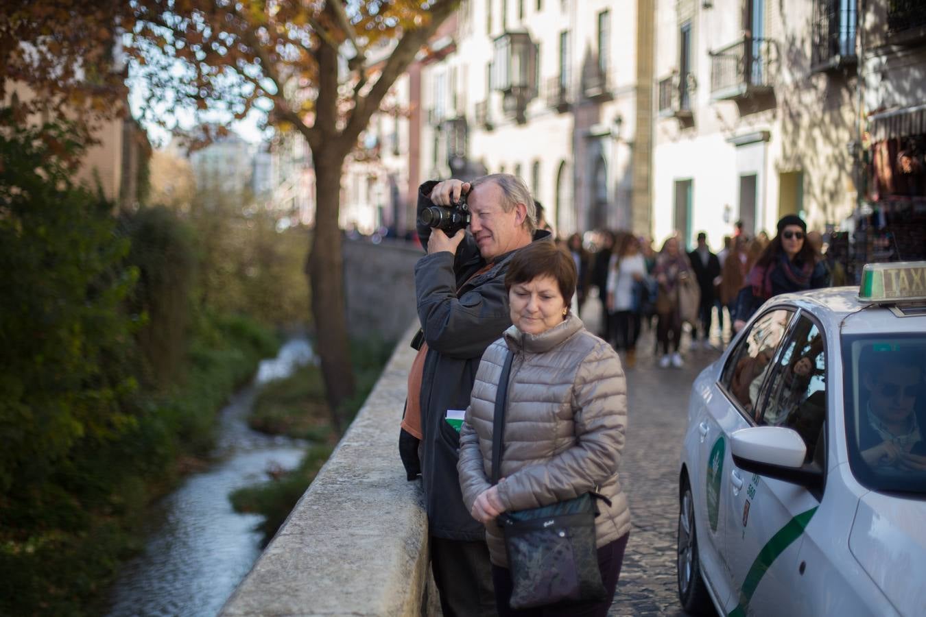 Los turistas llenan Granada en un &#039;puente&#039; de la Constitución marcado por el buen tiempo