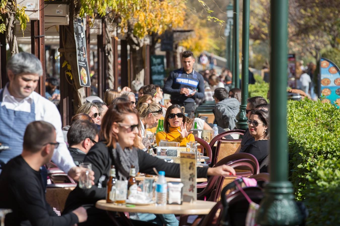 Los turistas llenan Granada en un &#039;puente&#039; de la Constitución marcado por el buen tiempo