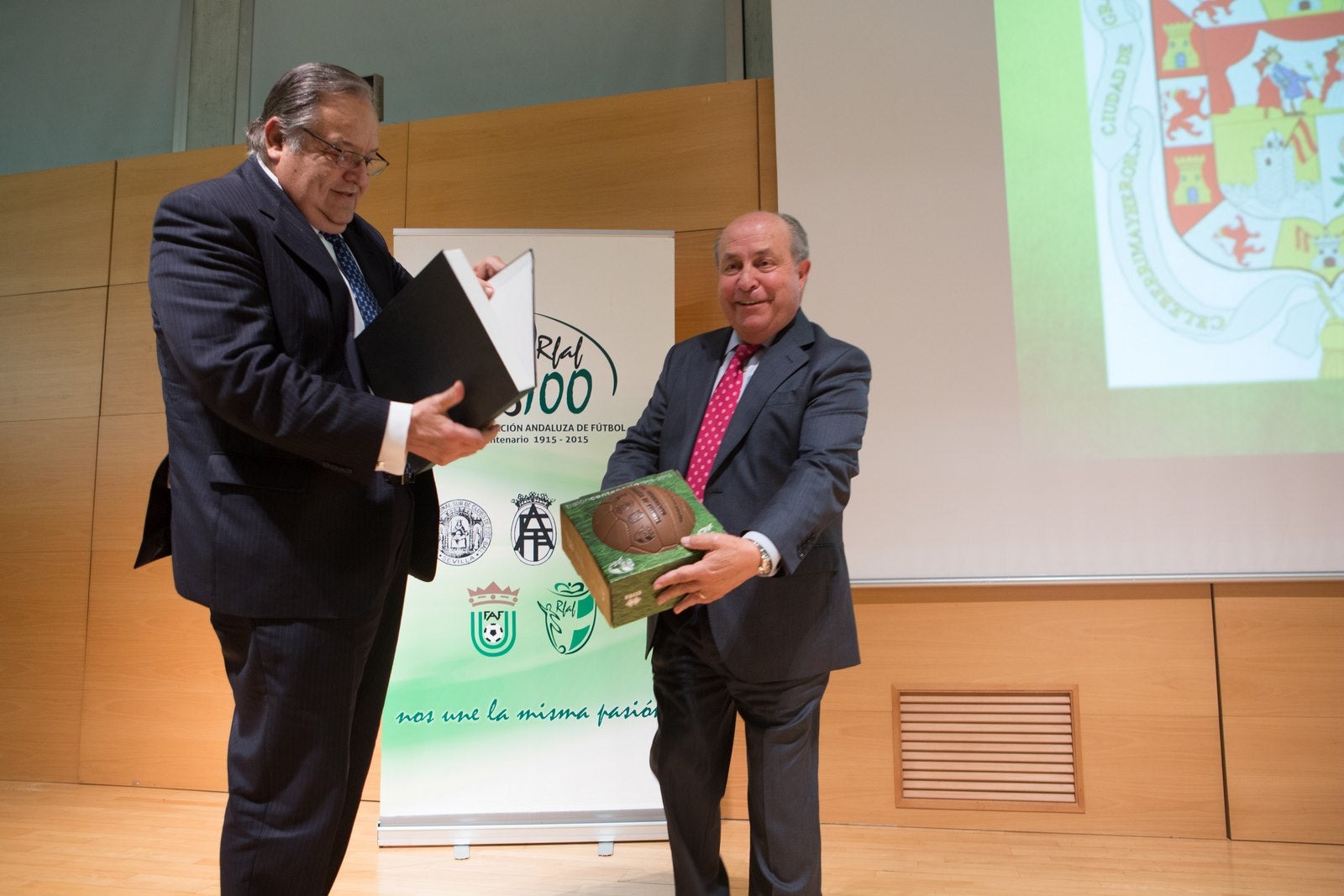 A por otros cien años de fútbol andaluz