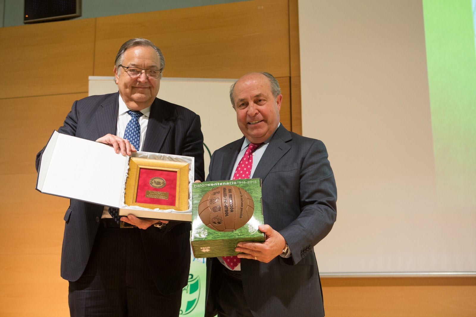 A por otros cien años de fútbol andaluz