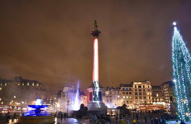 33.000 euros para convertir la Columna de Nelson de Trafalgar Square en un sable láser