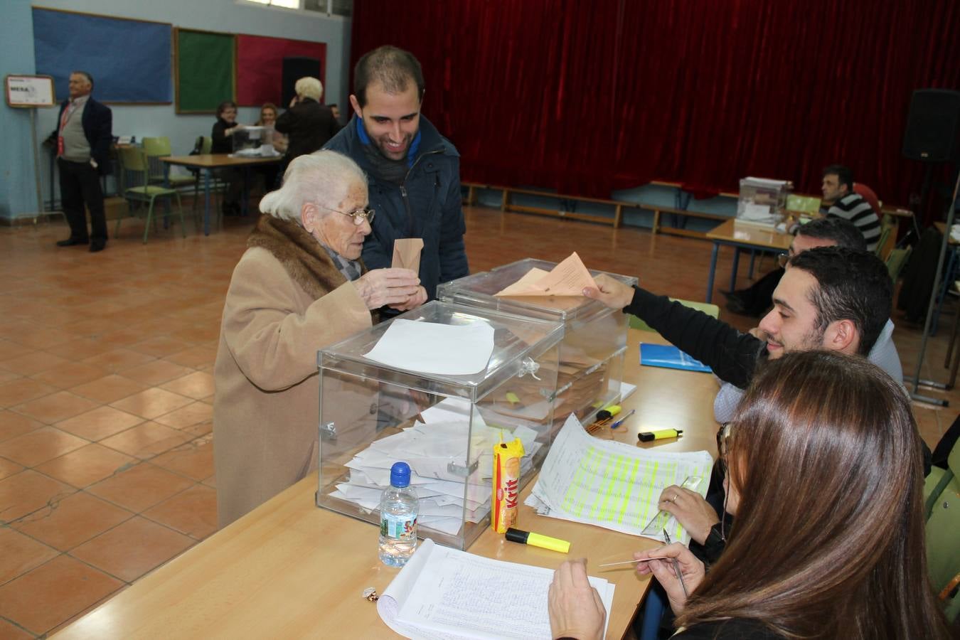 Jaén vota con ilusión