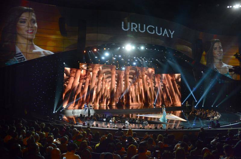 Las fotos del esperpento de Miss Universo: coronan a Miss Colombia en lugar de Miss Filipinas