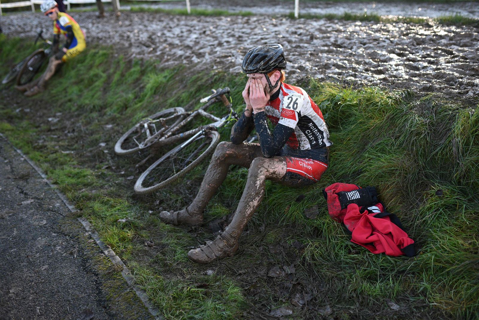 Un ciclista en el Campeonato British Cycling Nacionales Campeonatos Ciclo-Cross en Shrewsbury Sports Villag.