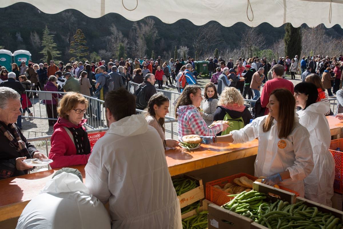 Un millar de granadinos participa en el Sacromonte en la romería de su patrón