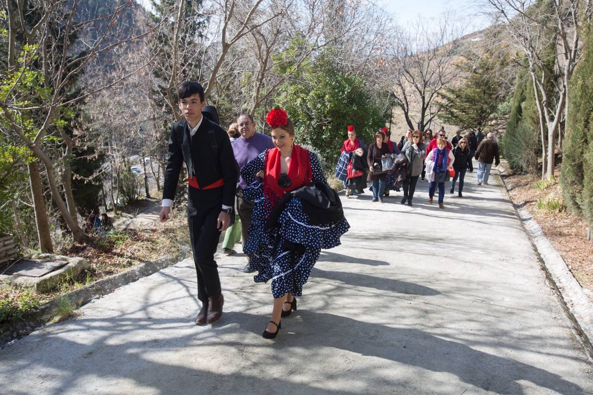 Un millar de granadinos participa en el Sacromonte en la romería de su patrón