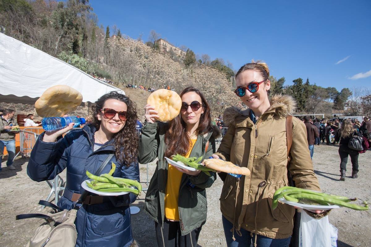 Un millar de granadinos participa en el Sacromonte en la romería de su patrón